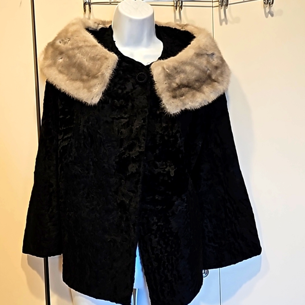 FUR COAT Luxurious Scallop Black Lamb Fur Jacket Size 42/ M